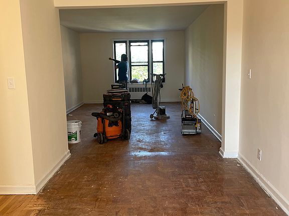 4th image of 16 N Broadway APT 5T
