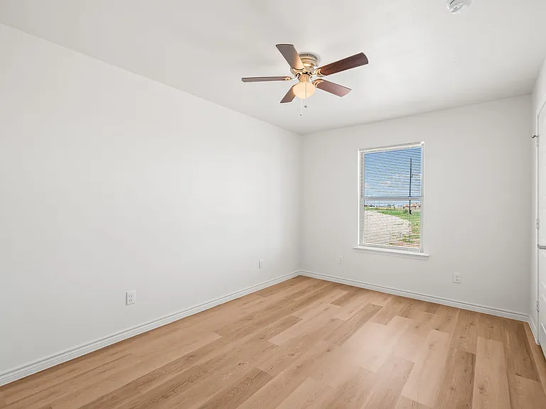 17311 N FM 400 — Photo 8