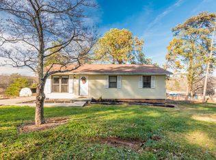 922 Pine St, Seymour, TN 37865