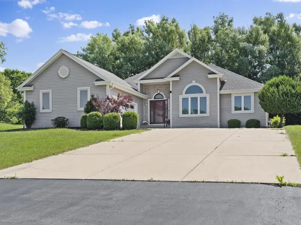 140 Chestnut WAY, North Prairie, WI 53153