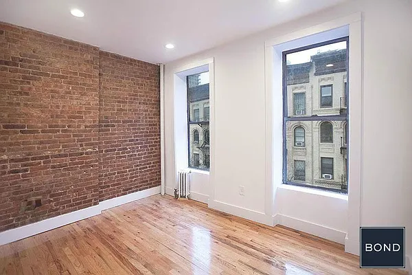 Rented by Bond New York | media 29