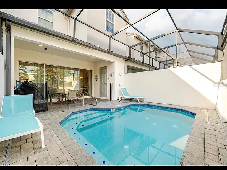354 Captiva Dr — Photo 2