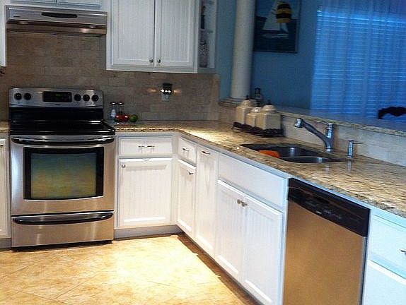 2nd image of 2711 Lakeview Dr