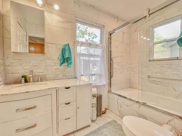 84-17 Chapin Parkway image 3 of 31