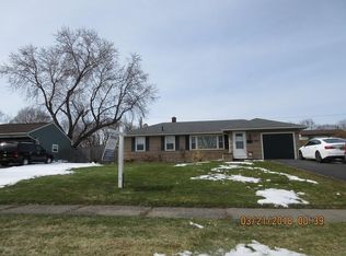 183 Shorecliff Dr, Rochester, NY 14612