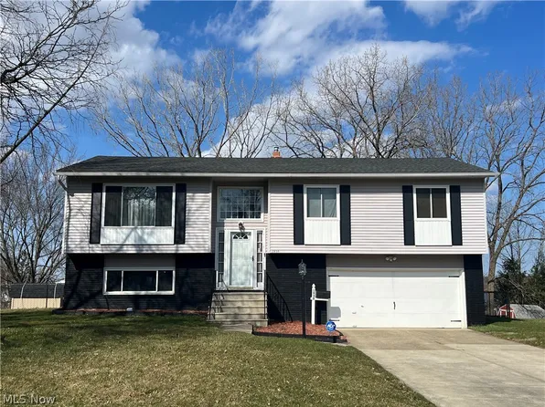 1930 Jo Ann Dr, Parma, OH 44134