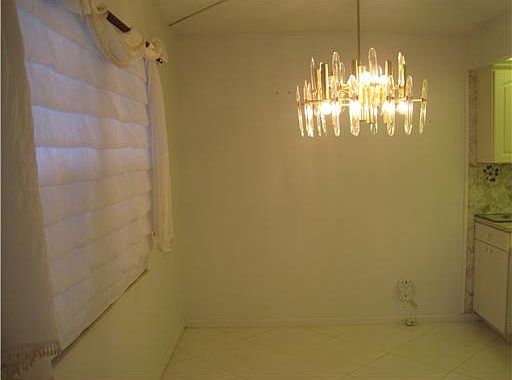 4th image of 1040 Ainslie C #1040