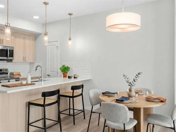 33 N Carringham Gate NW #2411, Calgary, AB T3P 2H6