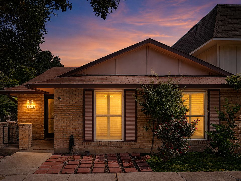1st image of 4919 ARBOR RIDGE DR