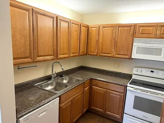 202 Foxtail Dr #F1 — Photo 9