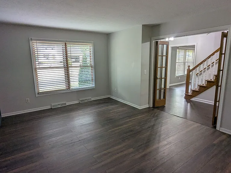 2025 Longfellow St NE — Photo 8