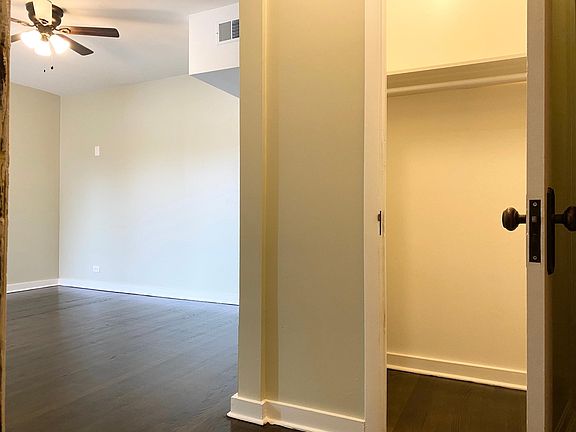 3rd image of 7922 S Marshfield Ave #6
