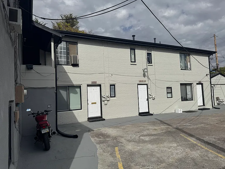 2410 N Clay St — Photo 11