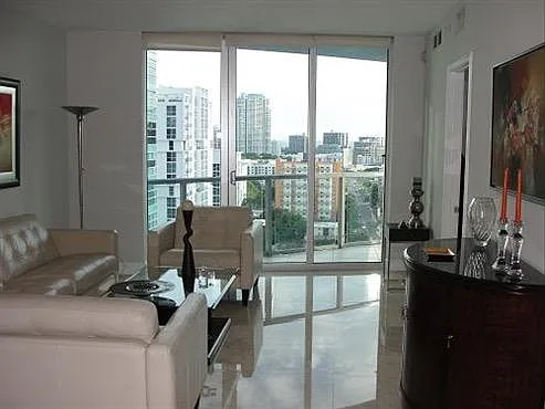 2 bed, 2.5 bath, 1212 sqft, $3,900 — Photo 4