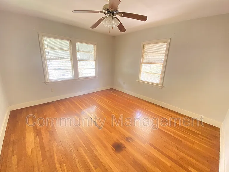 821 W Garfield St — Photo 5