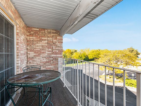 3rd image of 16036 Crystal Creek Dr APT 3A