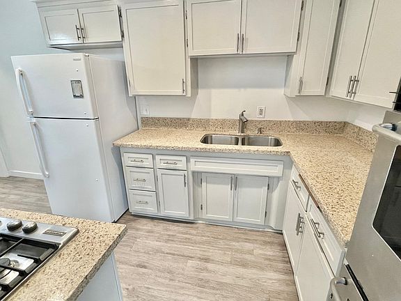 2nd image of 310 Bungalow Dr APT 4
