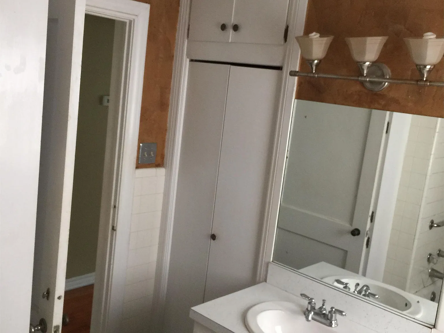 Prodigy Properties - 805 W Elder — Photo 4