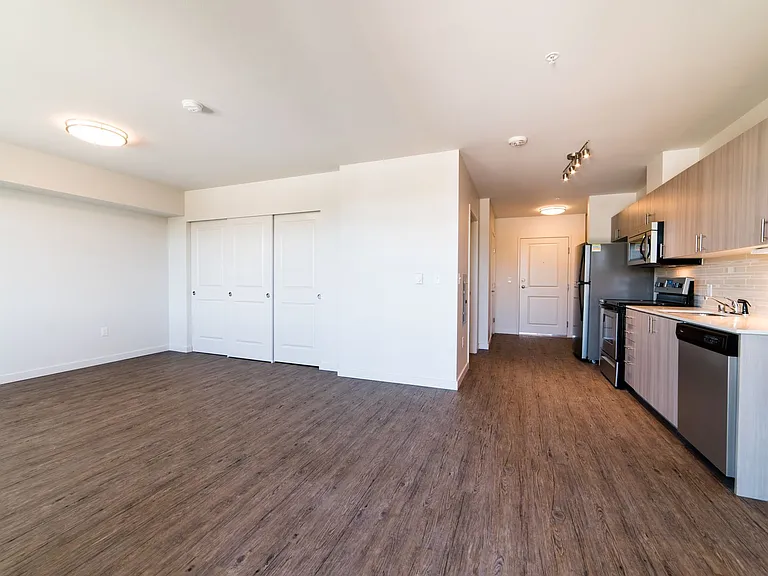 123-4th Apts — Photo 10