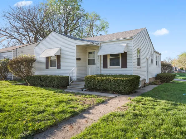 5701 Holcomb Ave, Des Moines, IA 50310