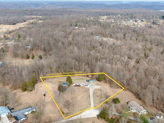 2nd image of 305 Ellen Ln