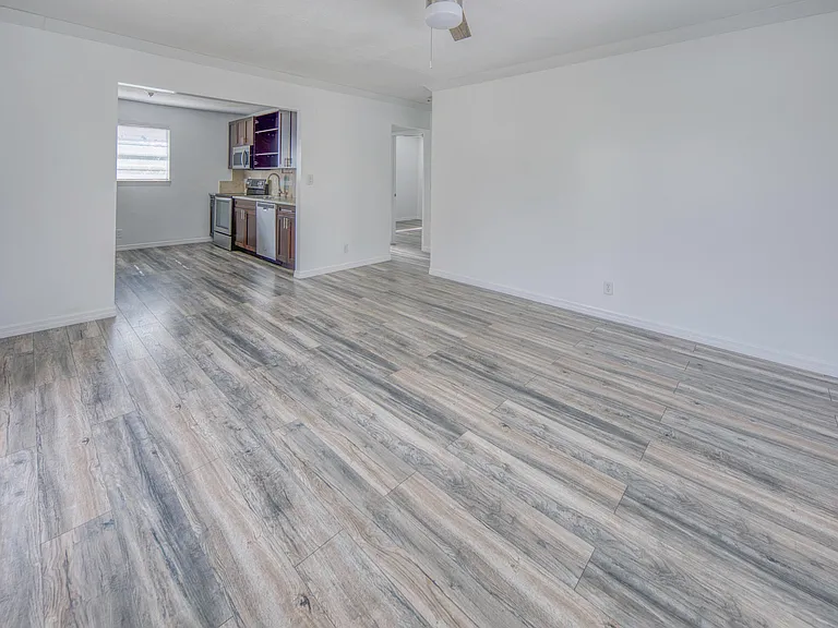 216 Ocean Breeze Lake #UPSTAIRS — Photo 5