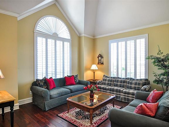 3rd image of 1525 Pebble Creek Dr