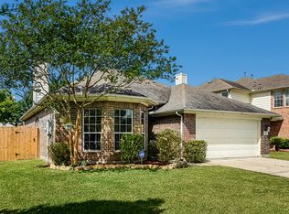 5006 Chase Stone Dr, Bacliff, TX 77518