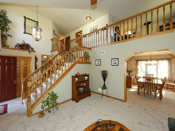 3rd image of 1131 E Stonegate Dr