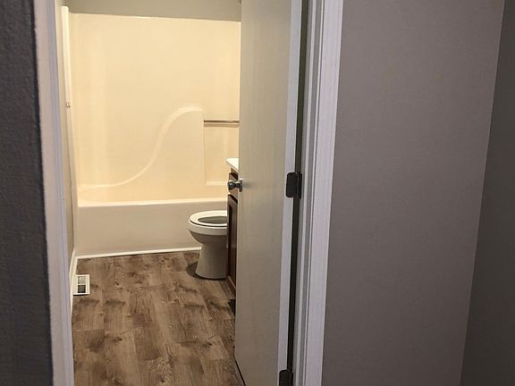 3rd image of 1648 Foxhaven Dr