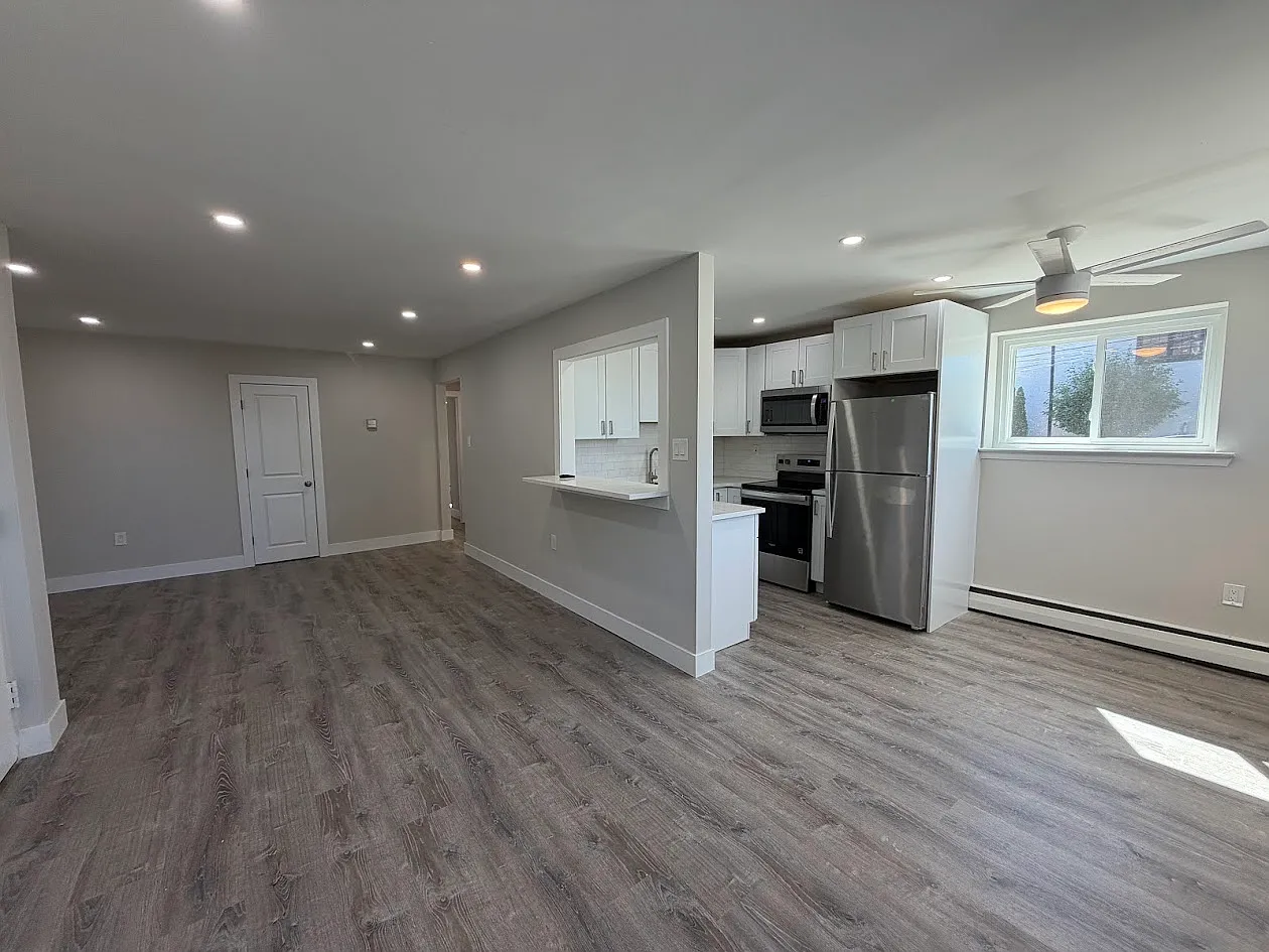 2 bed, 850 sqft, $2,145 — Photo 1