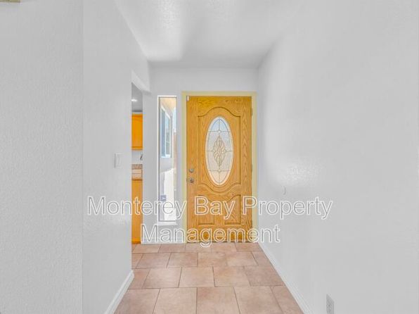 143 Seal Ct, Marina, CA 93933
