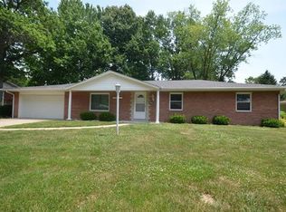 18 Estates View Dr, Fairview Heights, IL 62208