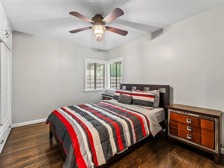 1537 El Prado — Photo 19