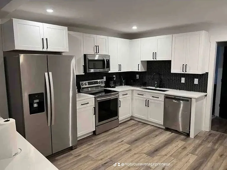 1104 Welch St SW — Photo 5