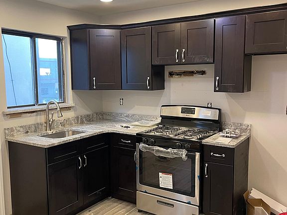 2nd image of 74 Bellhaven Pl #2