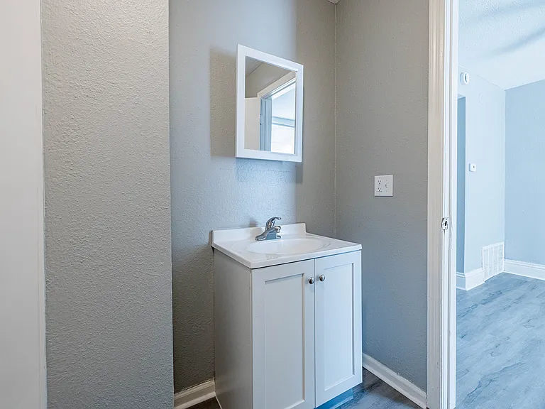 2215 Vinton St — Photo 14