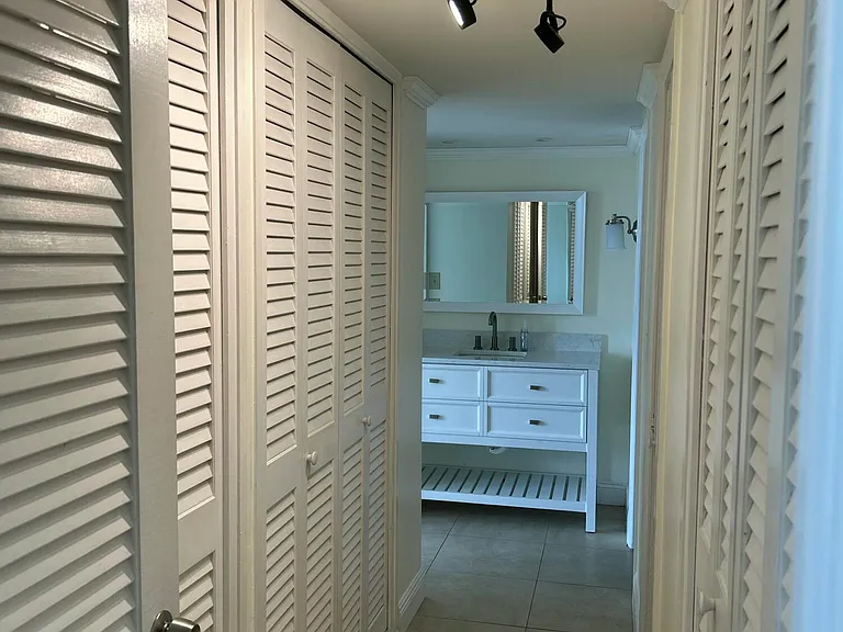 305 N Pompano Beach Blvd #205 — Photo 11