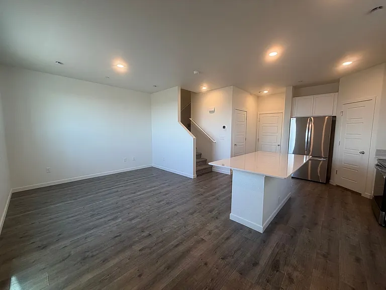 3852 Pinnacles Ct — Photo 3