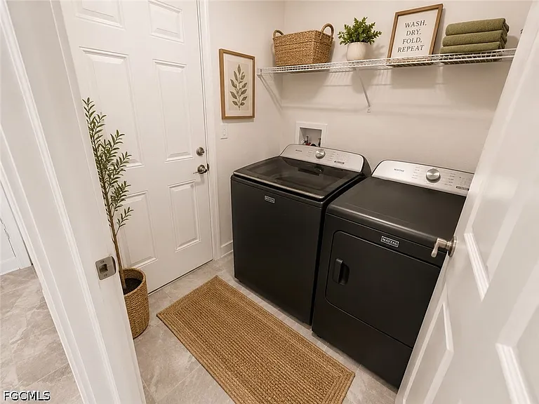 4622 SW 7th Pl — Photo 8
