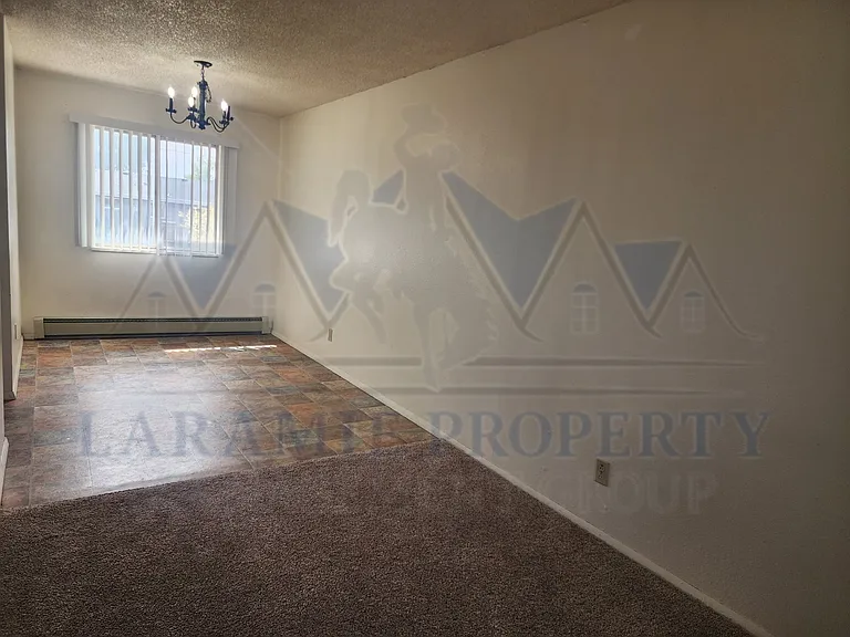 708 Downey St #9 — Photo 7