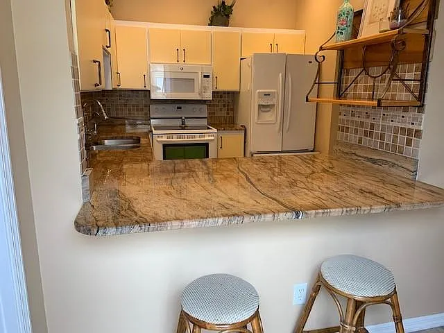 621 S Sun N Lakes Blvd — Photo 9
