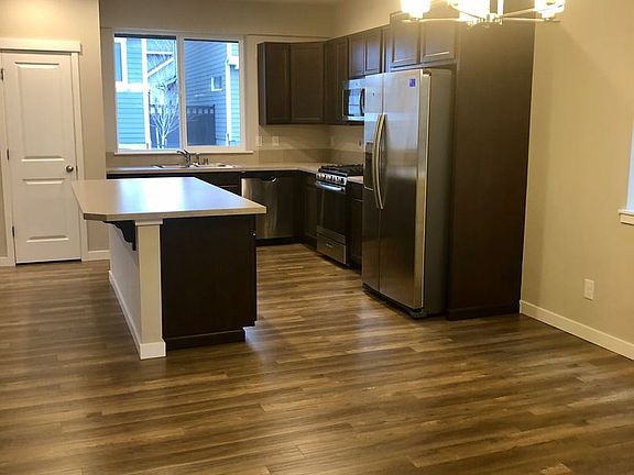 4th image of 1013 Sedonia St