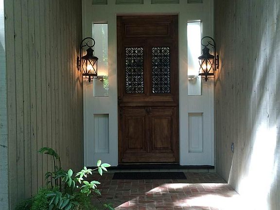 2nd image of 209 Huntington Dr