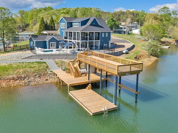 2937 Blount Dr, Bumpass, VA 23024
