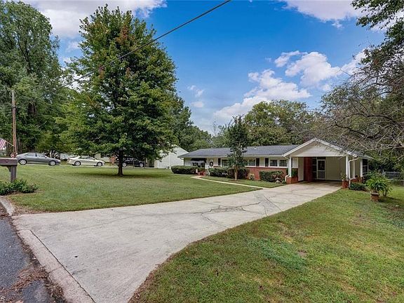 4th image of 632 Highland Park Dr