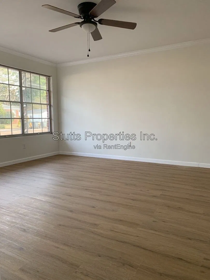 2 bed, 1.0 bath, $950 — Photo 2