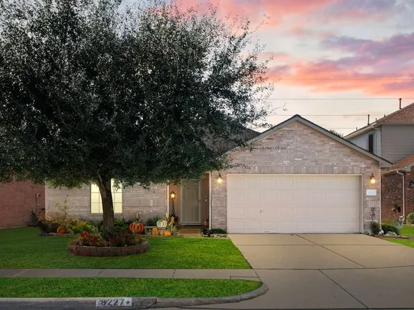 8227 Sugar Cane Drive, Baytown, TX 77523