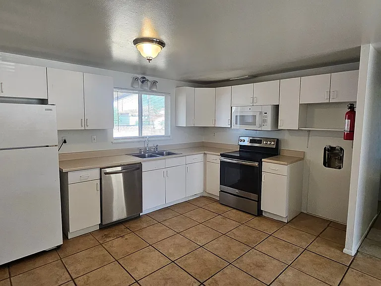 1509 June St NE — Photo 5