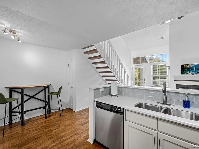 3016 W Prentice Ave #D — Photo 8